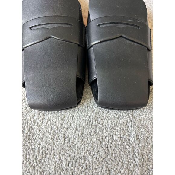 Nearly NEW Burberry cut out mules, black leather, Sz 38, $590 - Picture 6 of 7